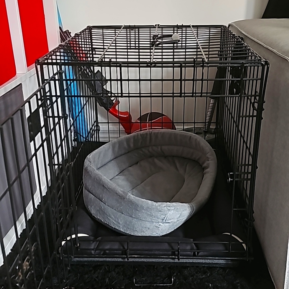 SOLD: Midi size Dog cage
